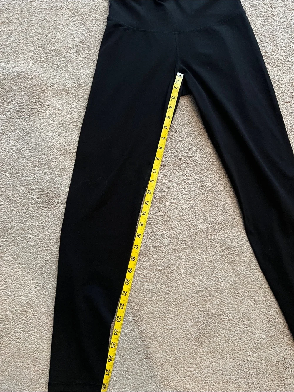 Old Navy Active Elevate Go Dry Hi- Rise (10”) Black Leggings- size Medium, EUC - Picture 5 of 7